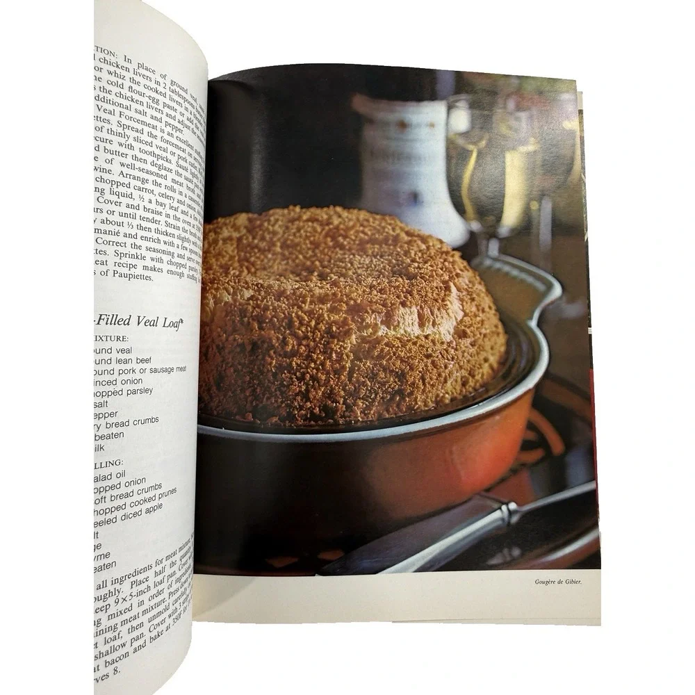 The Chatelaine Cookbook The Definitive Canadian Cookbook Elaine Collett‎ HC VTG